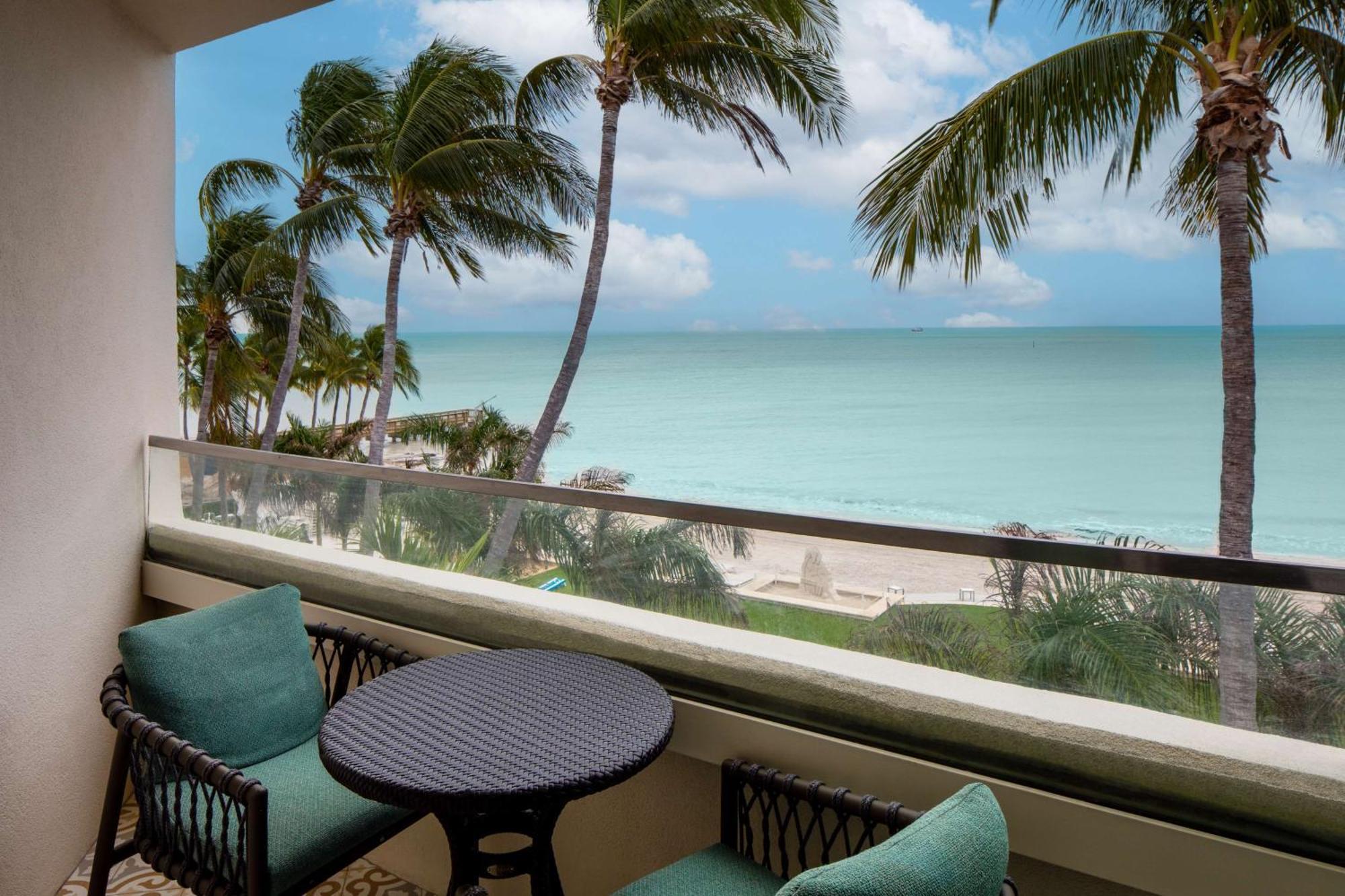Отель Casa Marina Key West, Curio Collection By Hilton Экстерьер фото